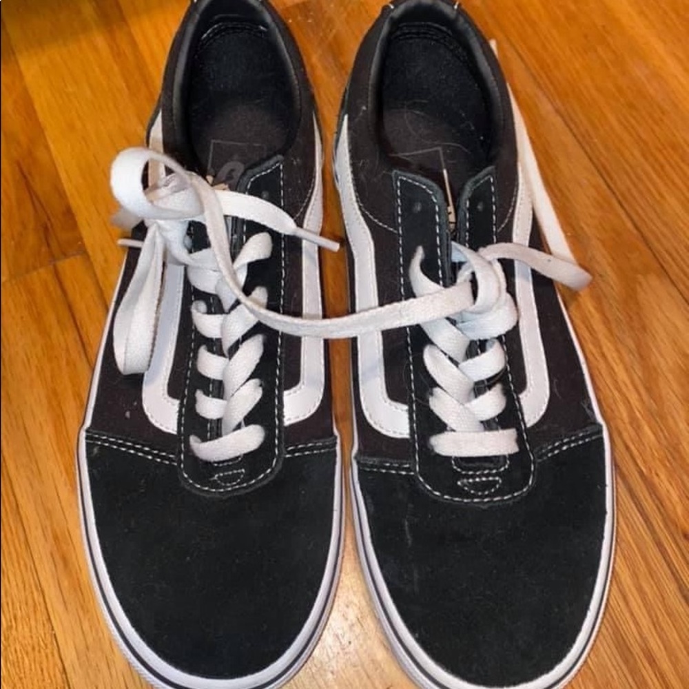 VANS OLD SKOOL STYLE SHOES
